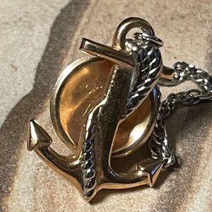 Swank vintage gold tone anchor tie pin with silver tone rope.